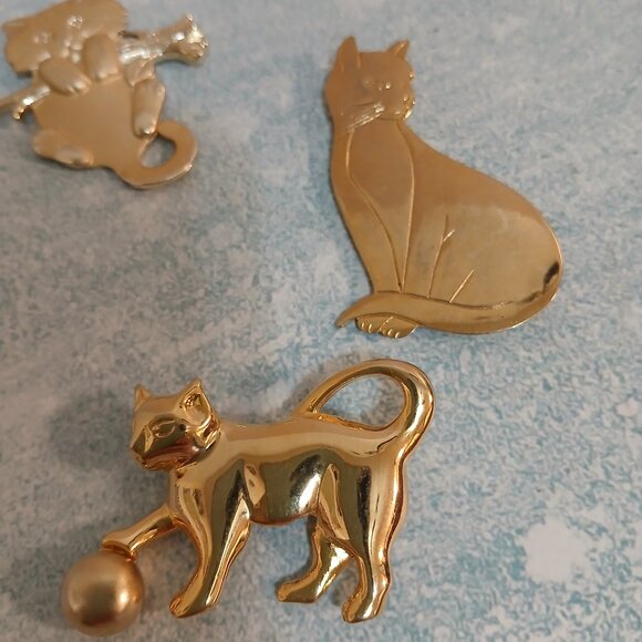 Collection of Four Vintage Cat Brooches - Picture 3 of 4